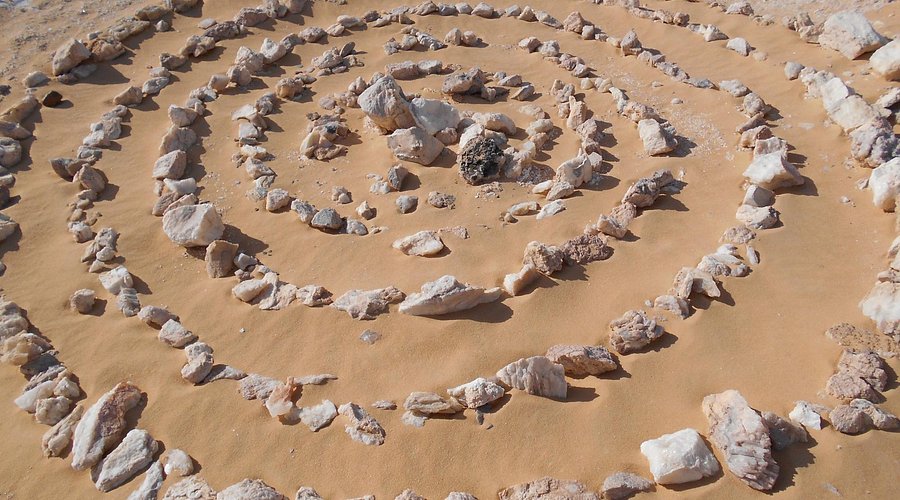 Bahariya Oasis Safari, White Desert & Black Desert 4 days 3 nights.